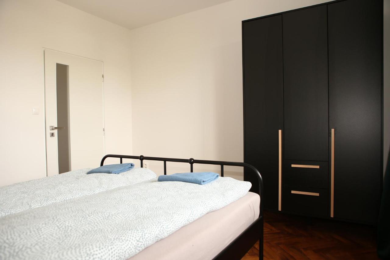 New Colorful Apartment With Big Balcony Bratislava Exterior photo